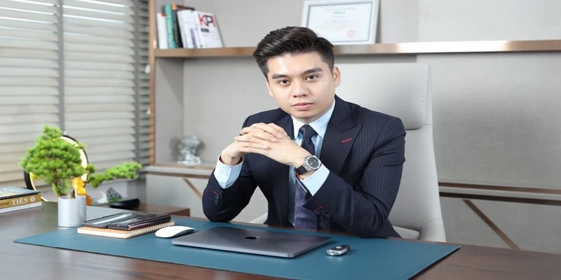 Sự nghiệp CEO Money